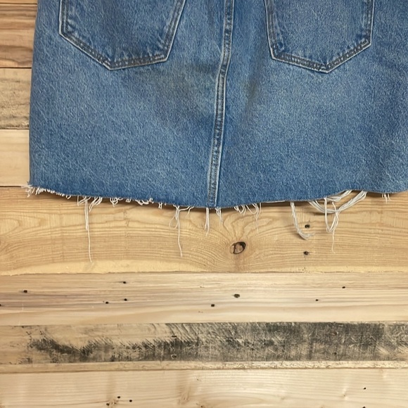 Old Navy size 12 Medium Wash Distressed Mini Denim Button Fly Non-Stretch Skirt - Picture 12 of 13